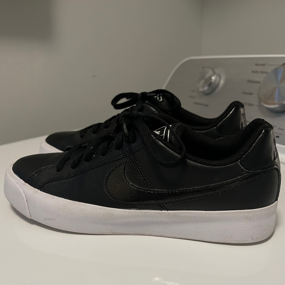 Nike Womens Court Royale Ac Fashion Sneaker Womens Ao2810-003 Size 7.5